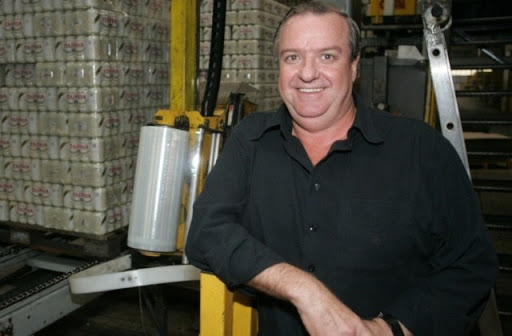 Walter Faria recebe alta após ficar internado quase um mês com